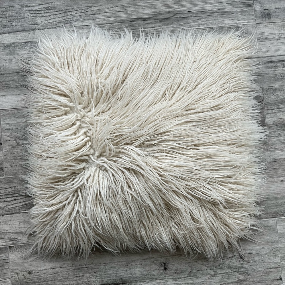 Alpaca / Llama Throw Pillow - 18 x 18